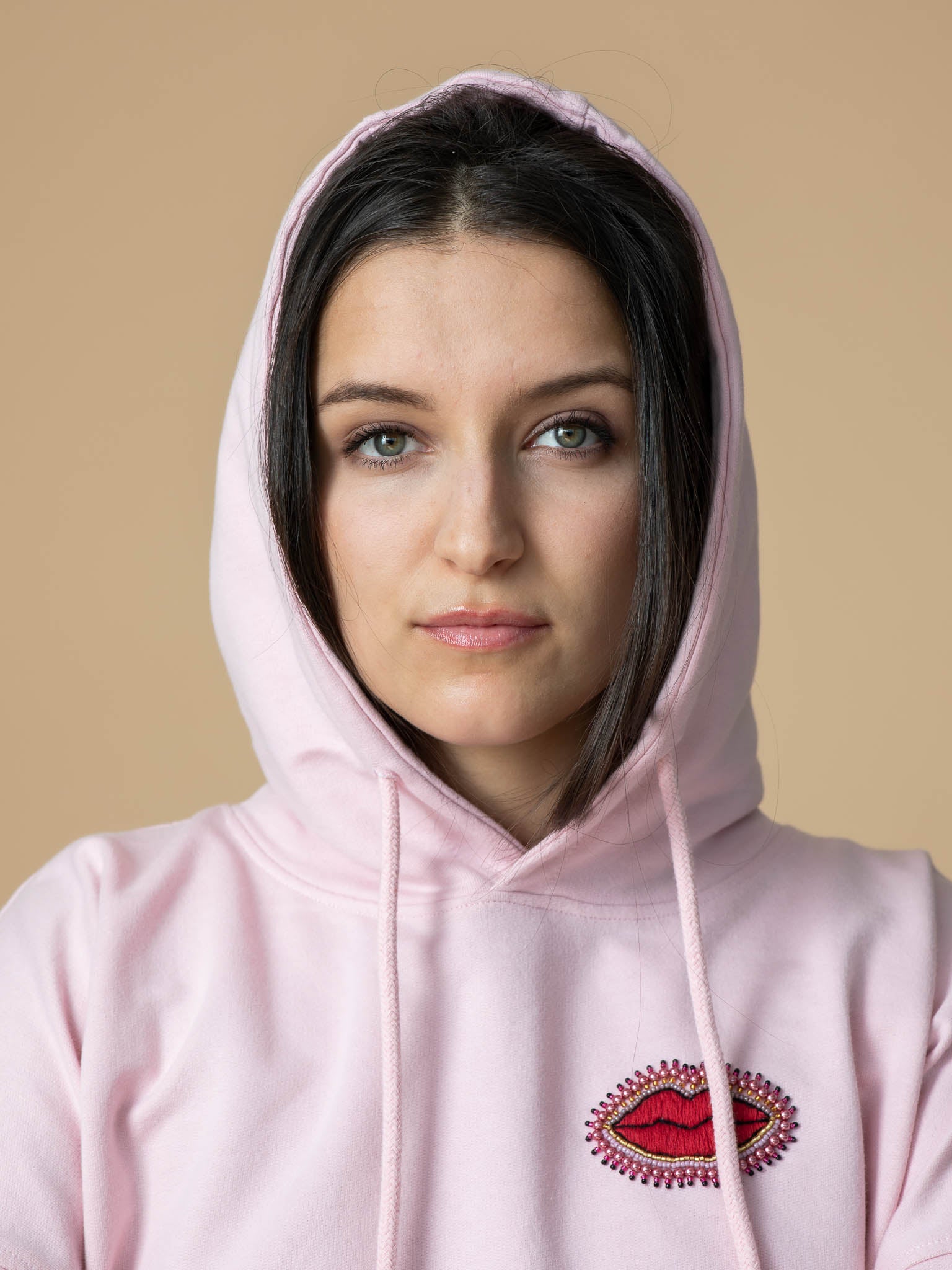 <transcy>Pink LIPS CROPPED HOODIE</transcy>